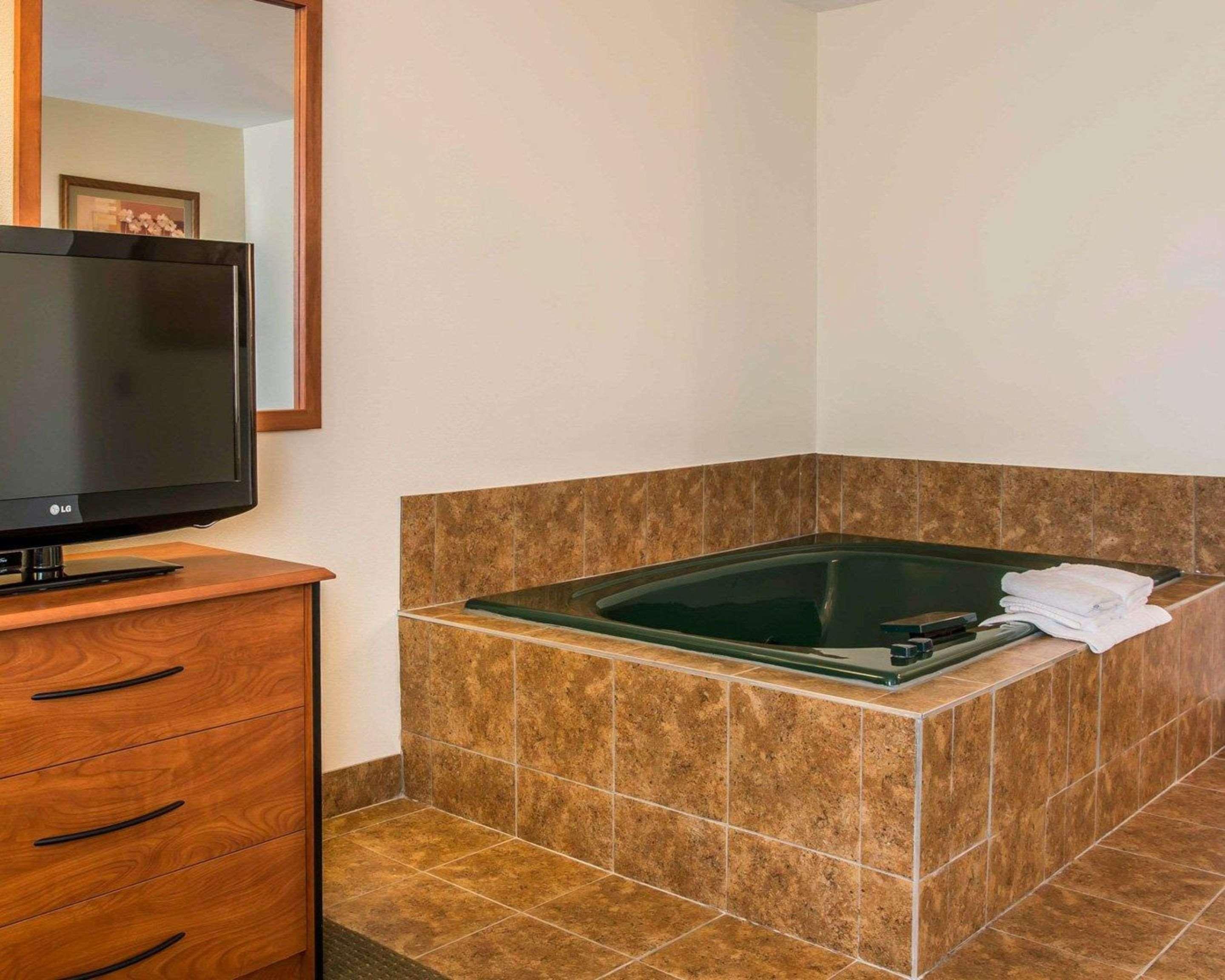 Quality Inn Durand I-69 Exterior photo