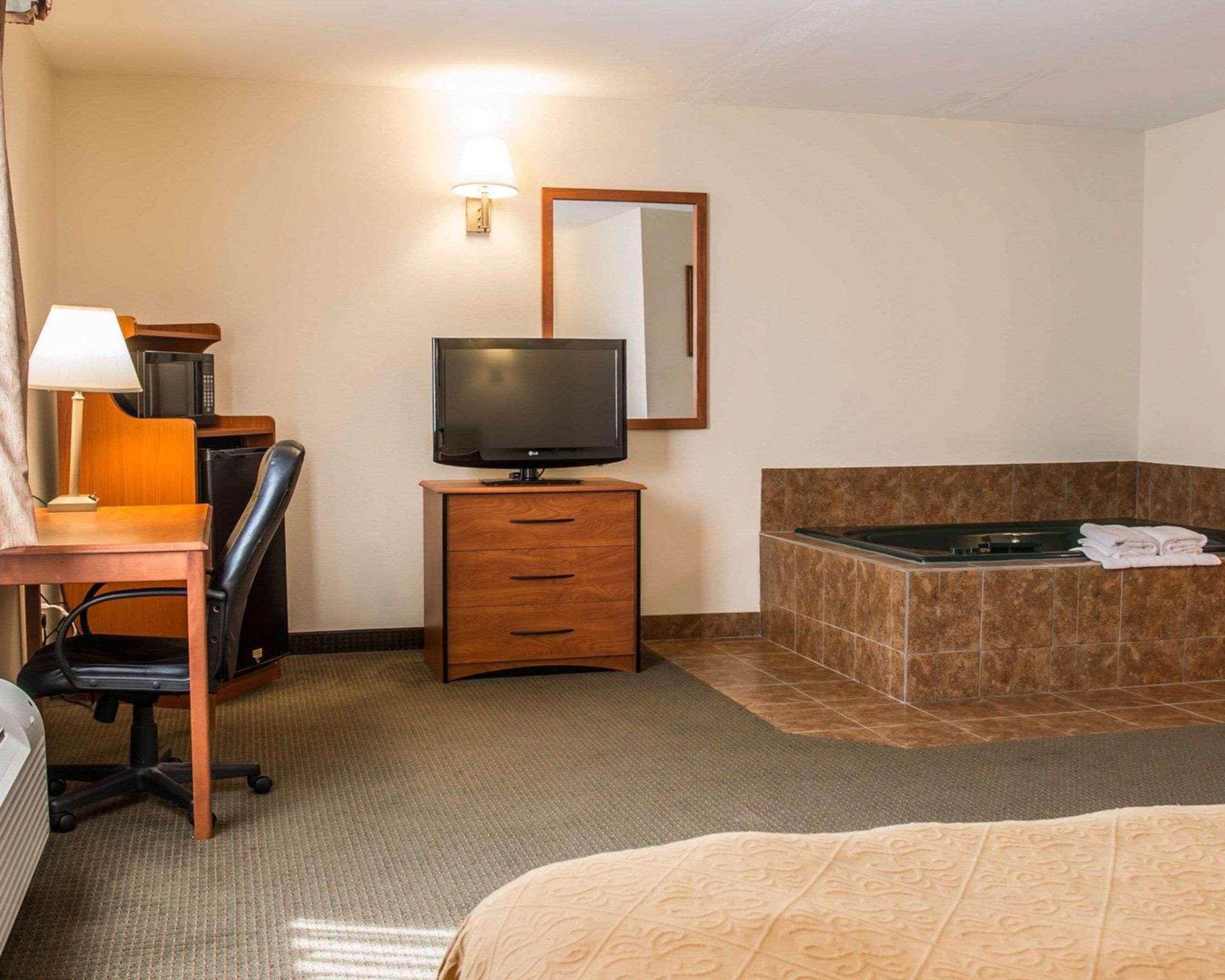 Quality Inn Durand I-69 Exterior photo